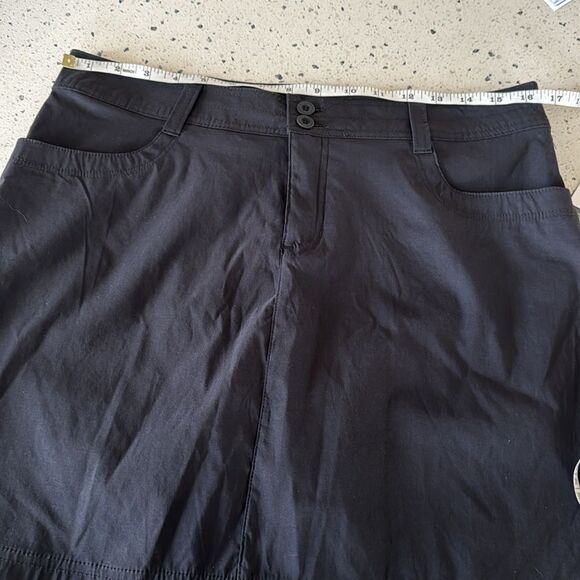 Eddie Bauer Black Skirt Bermuda Skort Stretch Slightly Curvy Regular Size 8 NWT - Picture 8 of 12